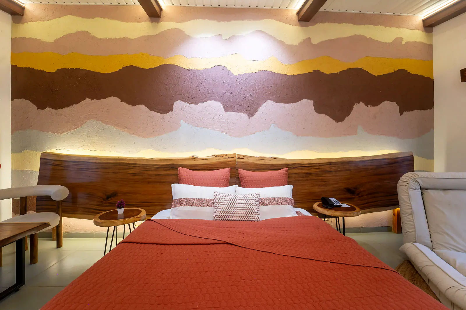 Deluxe Suite garden-facing room